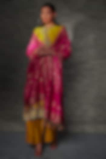Pink Moonga Silk Handwoven Dupatta by Umay Benaras