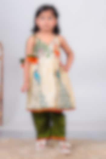 Beige Cotton Silk Kurta Set For Girls by UNIQ RIYO CREATION at Pernia's Pop Up Shop