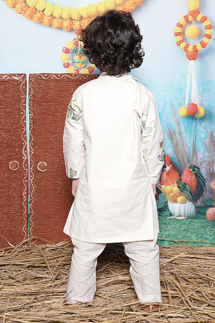Off-White Cotton Cat Embroidered Kurta Set For Boys by UNIQ RIYO CREATION at Pernia's Pop Up Shop