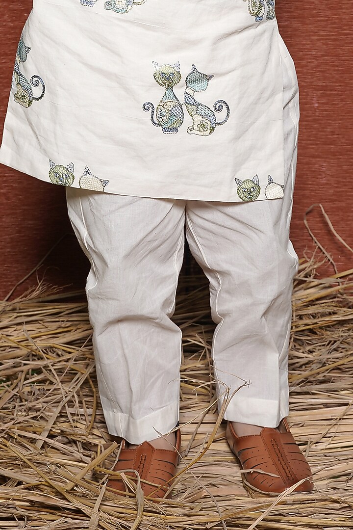 Off-White Cotton Cat Embroidered Kurta Set For Boys by UNIQ RIYO CREATION at Pernia's Pop Up Shop