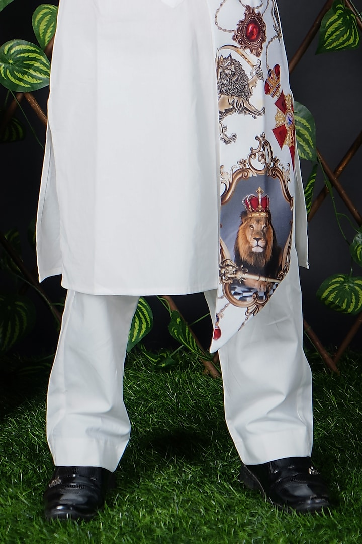 White Cotton Lion Printed Kurta Set For Boys by UNIQ RIYO CREATION at Pernia's Pop Up Shop