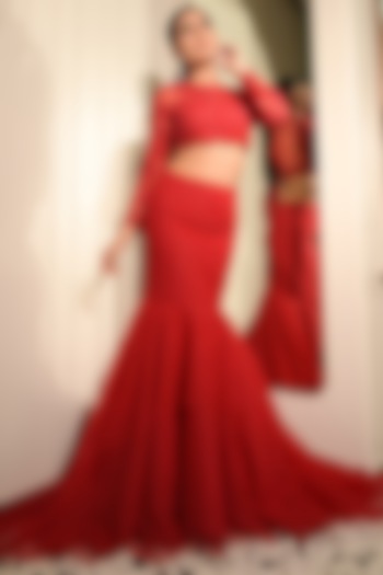 Red Crepe Silk Fish-Cut Lehenga Set by Empress by Arefa