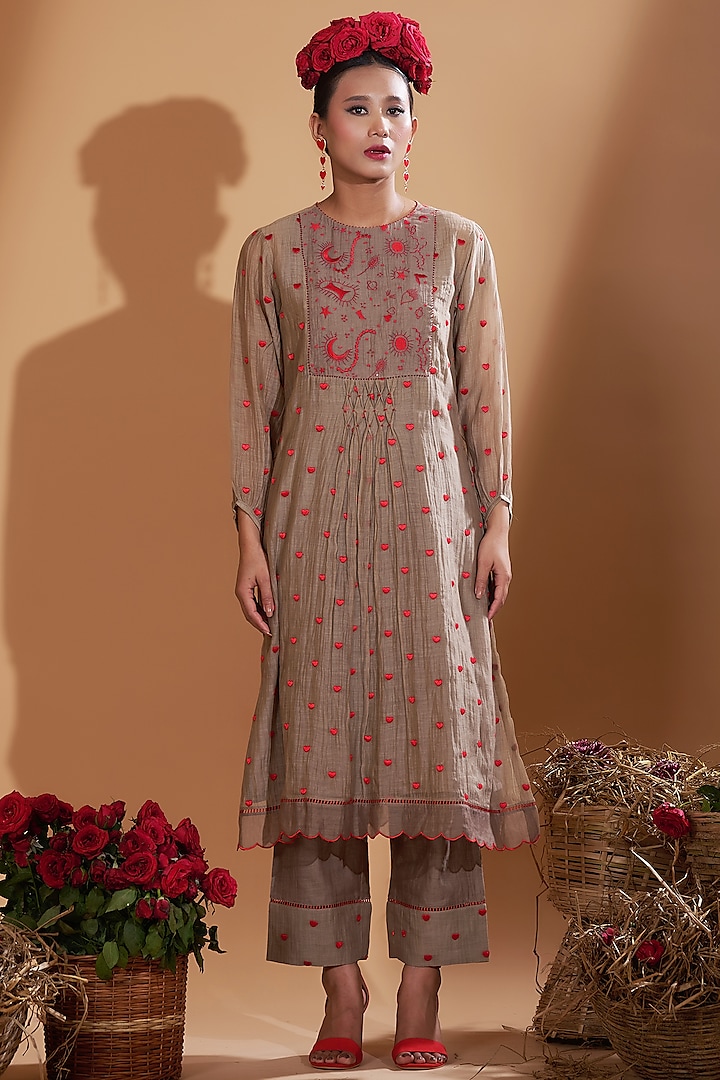 Beige Chanderi Silk Sequins & Beads Hand Embroidered Kurta Set by GAACH at Pernia's Pop Up Shop