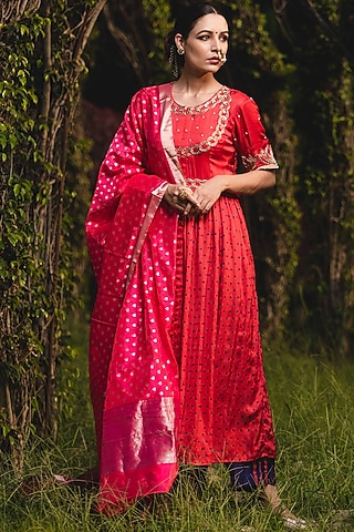 Red Hand Embroidered Kurta Set by Upasana Gupta