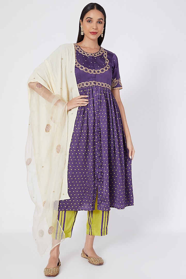 Purple Embroidered & Printed Kurta Set by Upasana Gupta at Pernia's Pop Up Shop