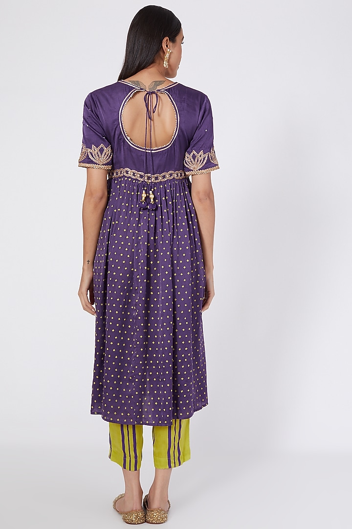 Purple Embroidered & Printed Kurta Set by Upasana Gupta at Pernia's Pop Up Shop