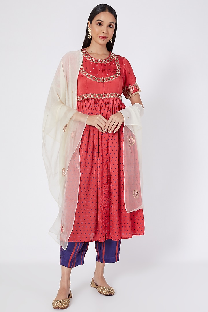 Red Embroidered Kurta Set by Upasana Gupta