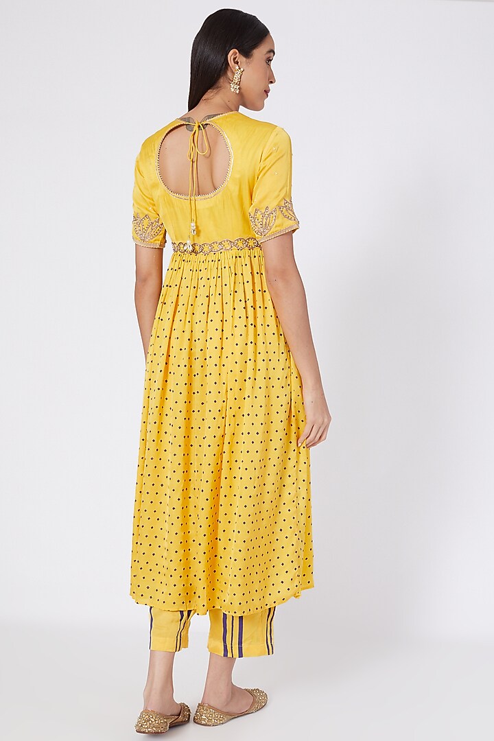 Yellow Embroidered & Printed Kurta Set by Upasana Gupta at Pernia's Pop Up Shop