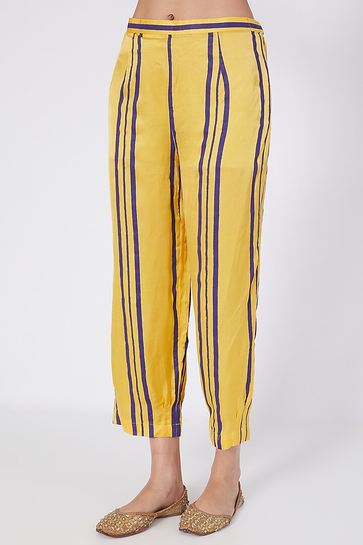 Yellow Embroidered & Printed Kurta Set by Upasana Gupta at Pernia's Pop Up Shop