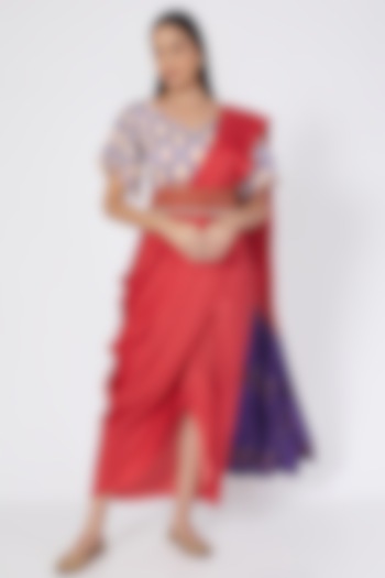 Red Embroidered Pre-Stitched Saree Set by Upasana Gupta