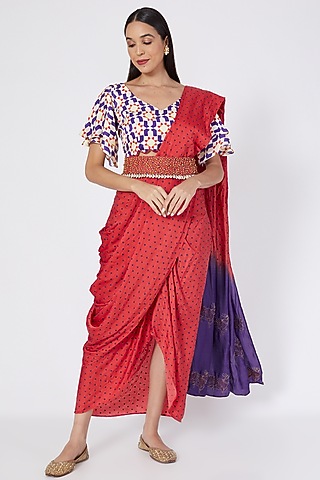 Red Embroidered Pre-Stitched Saree Set by Upasana Gupta