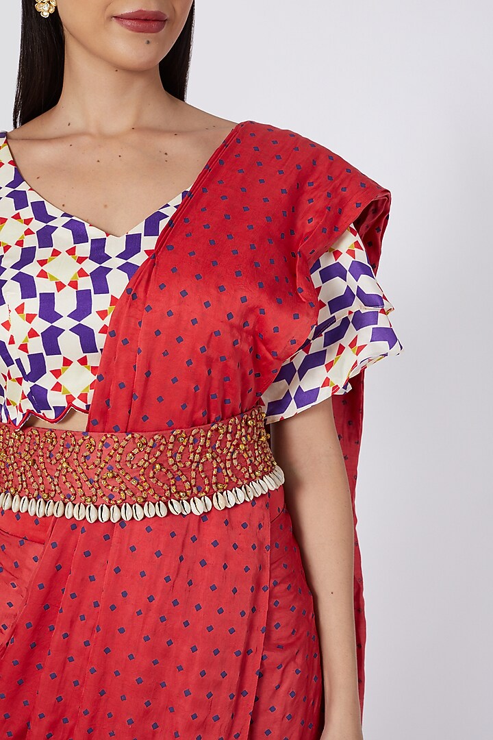 Red Embroidered Pre-Stitched Party Wear Saree Set by Upasana Gupta at Pernia's Pop Up Shop