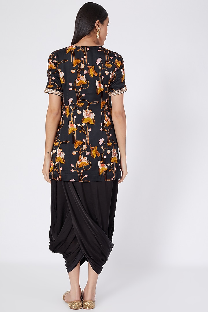 Black Hand Embroidered Dhoti Set by Upasana Gupta at Pernia's Pop Up Shop