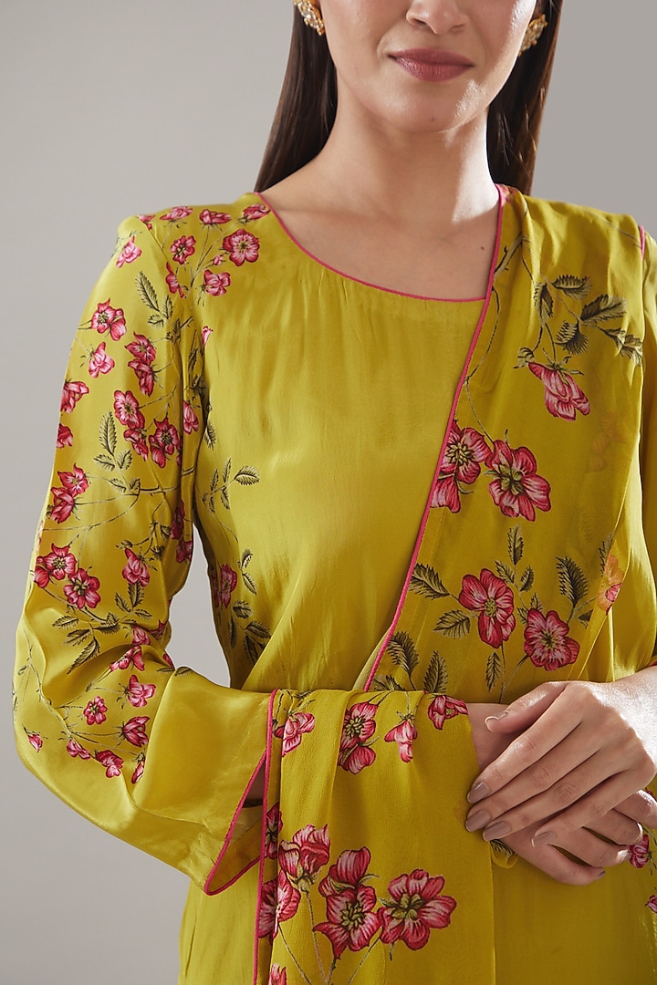 Lime Green Crepe Printed Kurta Set by URFAA by Urshia Fatima at Pernia's Pop Up Shop