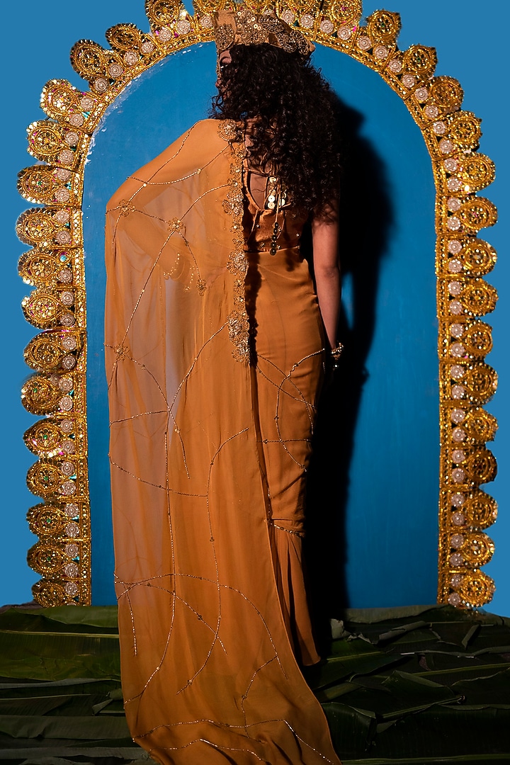 Gold Raw Silk & Dola Embroidered Concept Wedding Saree Set by URMIL at Pernia's Pop Up Shop