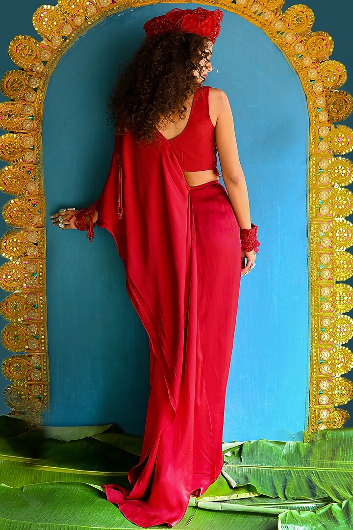 Red Raw Silk & Satin Georgette Hand Embroidered Concept Wedding Saree Set by URMIL at Pernia's Pop Up Shop