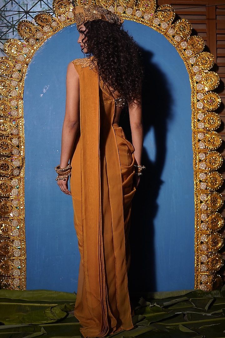 Gold Raw Silk Hand Embroidered Concept Wedding Saree Set by URMIL at Pernia's Pop Up Shop