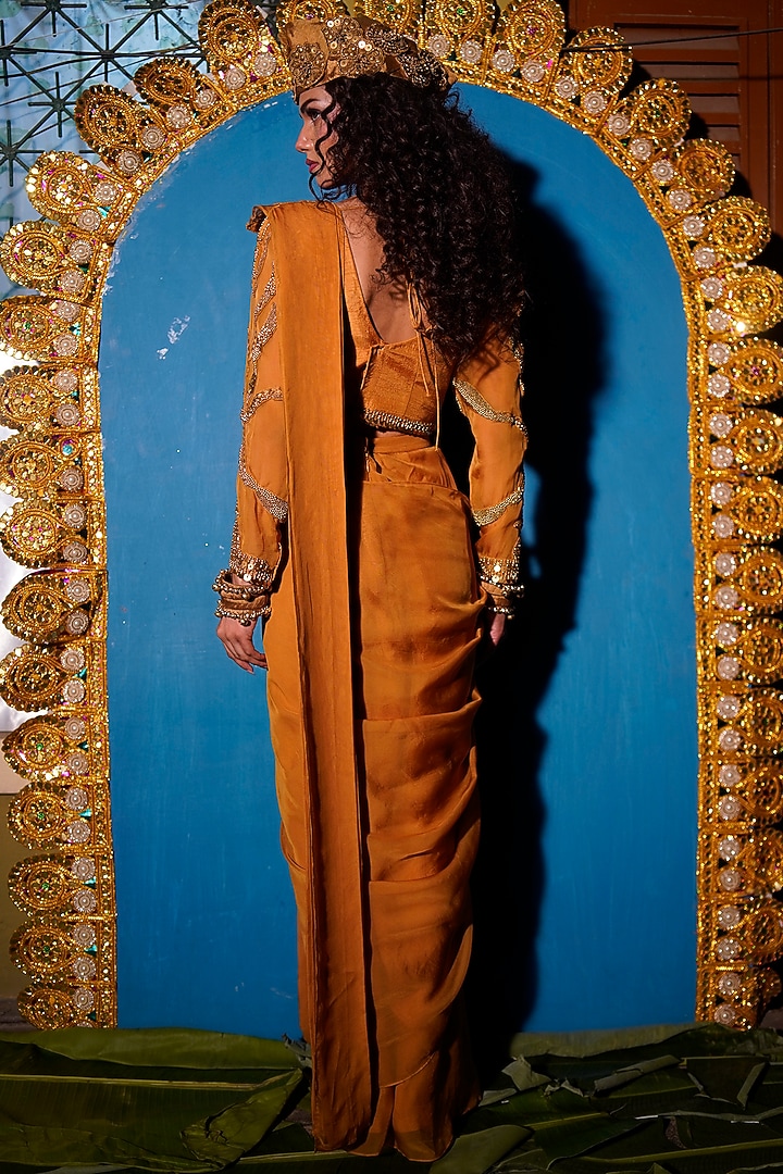 Gold Raw Silk Hand Embroidered Concept Wedding Saree Set by URMIL at Pernia's Pop Up Shop