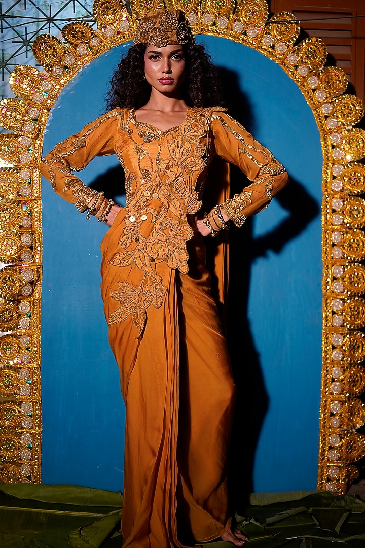 Gold Raw Silk Hand Embroidered Concept Wedding Saree Set by URMIL at Pernia's Pop Up Shop