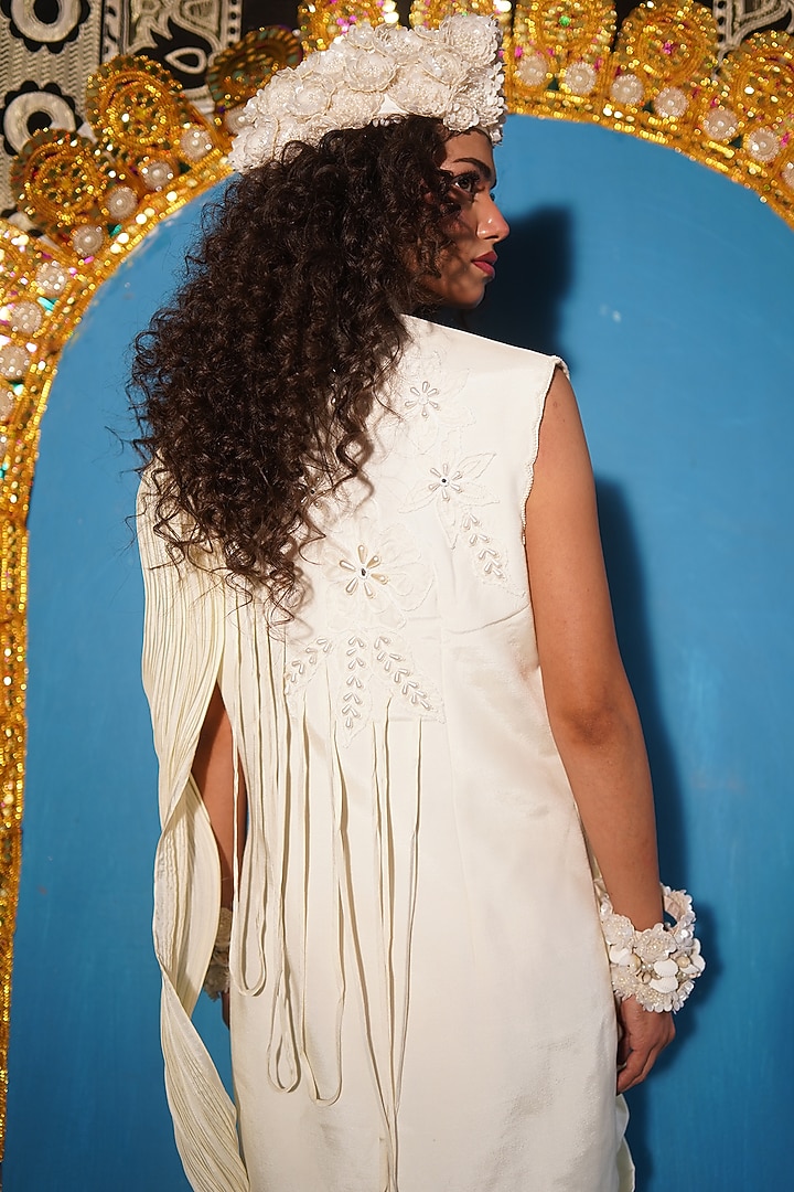 Off-White Muslin & Organza Embroidered Jacket Set by URMIL at Pernia's Pop Up Shop