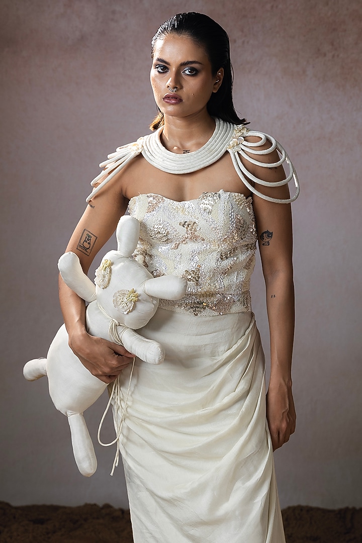 Off-White Dola Hand Embroidered Pickup Skirt Set by URMIL at Pernia's Pop Up Shop