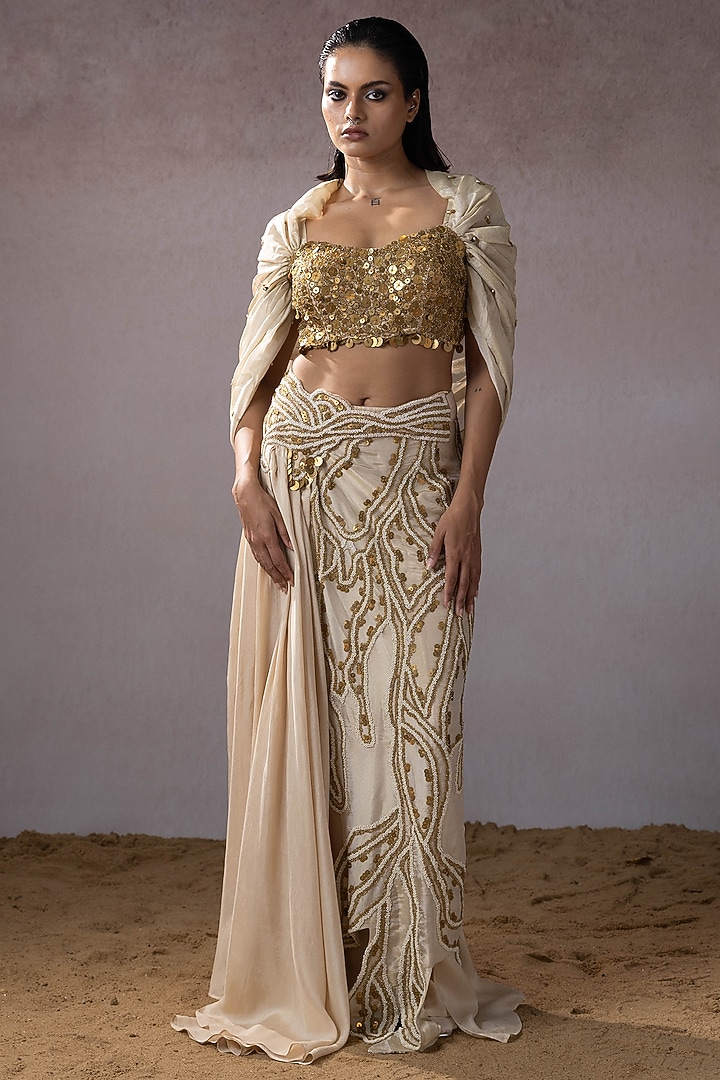 Ivory Dola & Tissue Hand Embroidered Skirt Wedding Saree Set by URMIL at Pernia's Pop Up Shop
