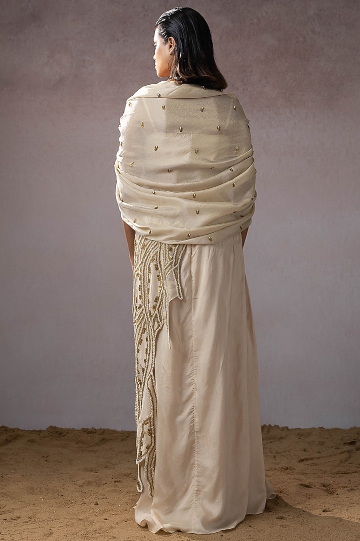 Ivory Dola & Tissue Hand Embroidered Skirt Wedding Saree Set by URMIL at Pernia's Pop Up Shop