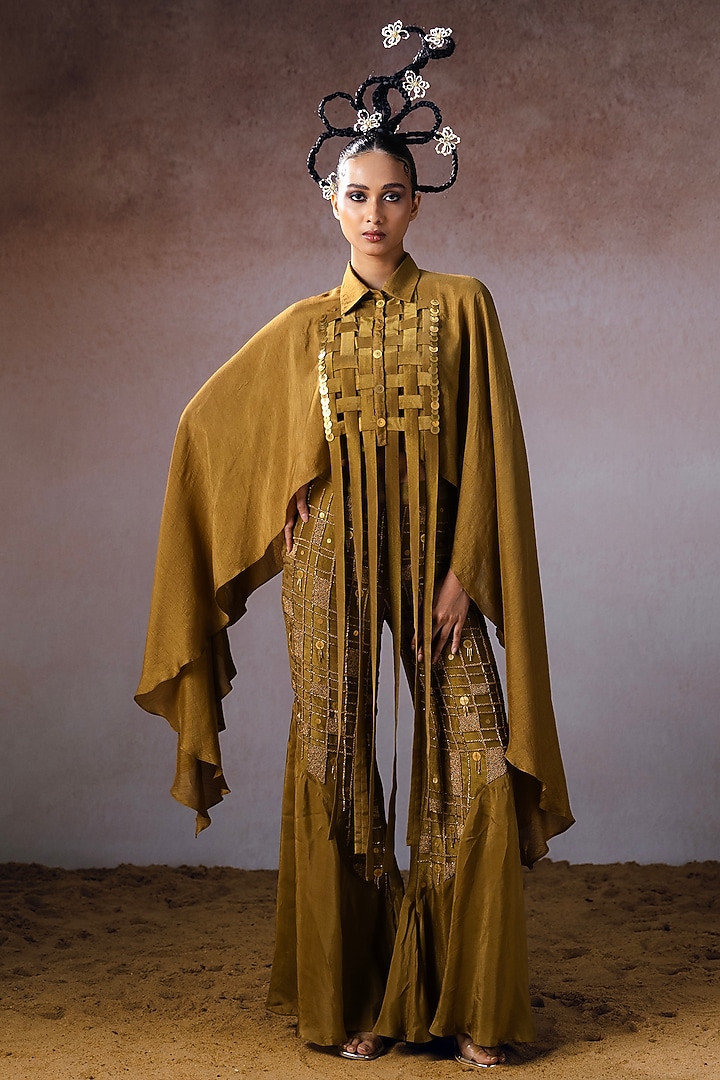 Dark Gold Dola & Tissue Hand Embroidered Cape Set by URMIL at Pernia's Pop Up Shop