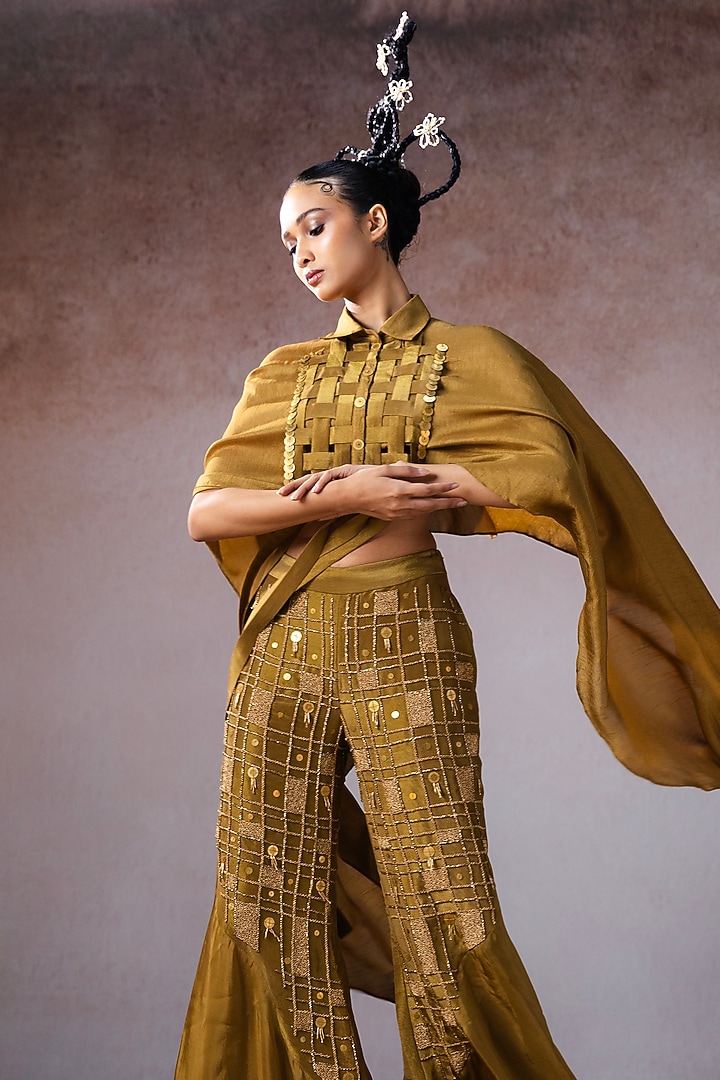 Dark Gold Dola & Tissue Hand Embroidered Cape Set by URMIL at Pernia's Pop Up Shop