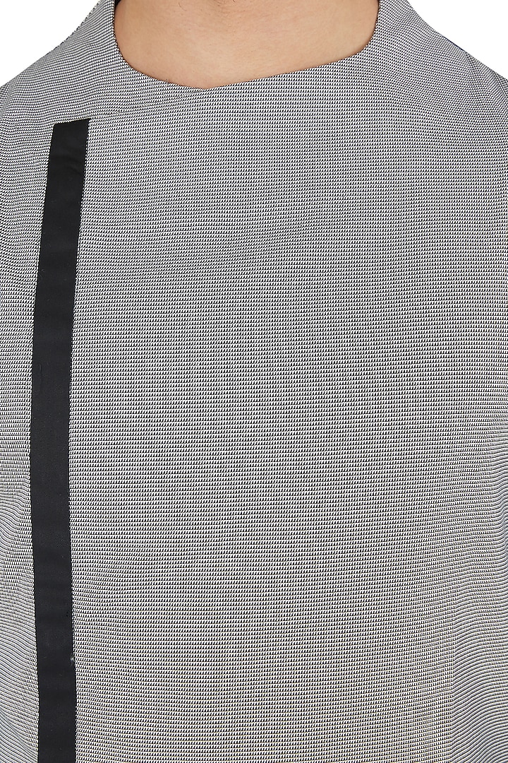 Black and white textured asymmetrical kurta available only at Pernia's Pop Up Shop.