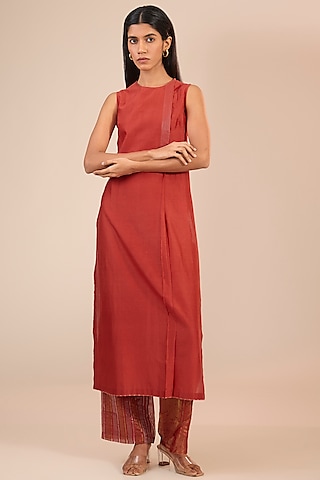 Red Chanderi Silk Zari Tunic by Urvashi Kaur