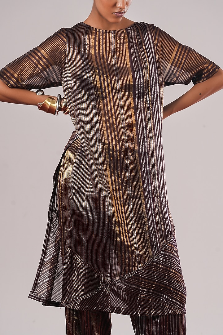 Jamuni Purple Zari Tissue Silk Kurta by Urvashi Kaur at Pernia's Pop Up Shop