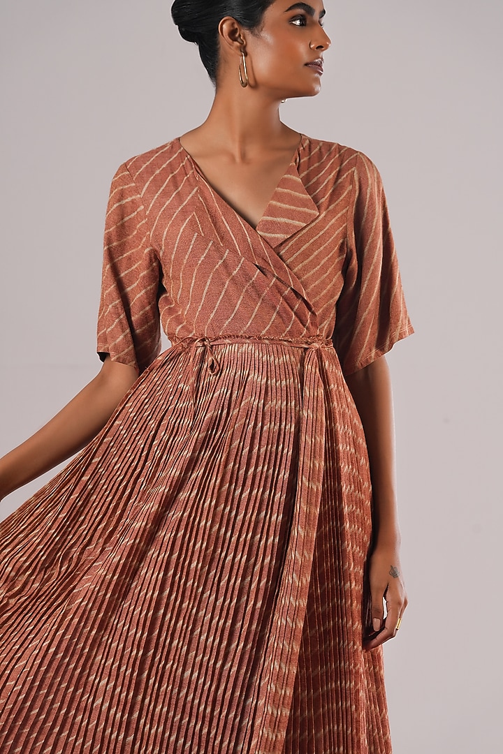 Rust Handwoven Kota Doria Tunic by Urvashi Kaur at Pernia's Pop Up Shop