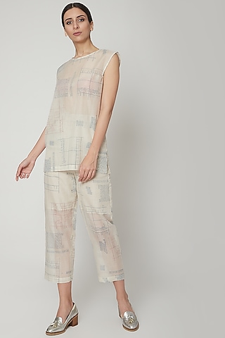 White Block Printed Crop Pants by Urvashi Kaur