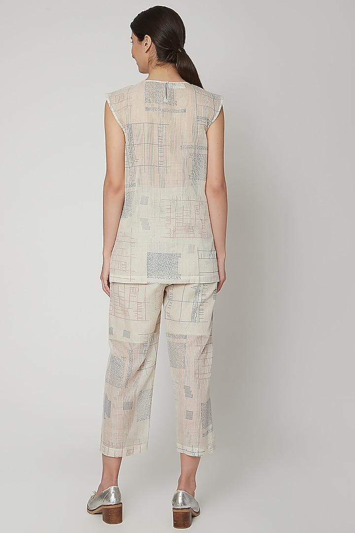 White Block Printed Crop Pants by Urvashi Kaur at Pernia's Pop Up Shop