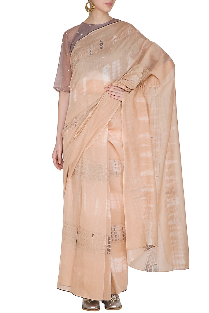 Salmon Pink Sheer Chanderi Silk Tie-Dye Printed Party Wear Saree by Urvashi Kaur at Pernia's Pop Up Shop