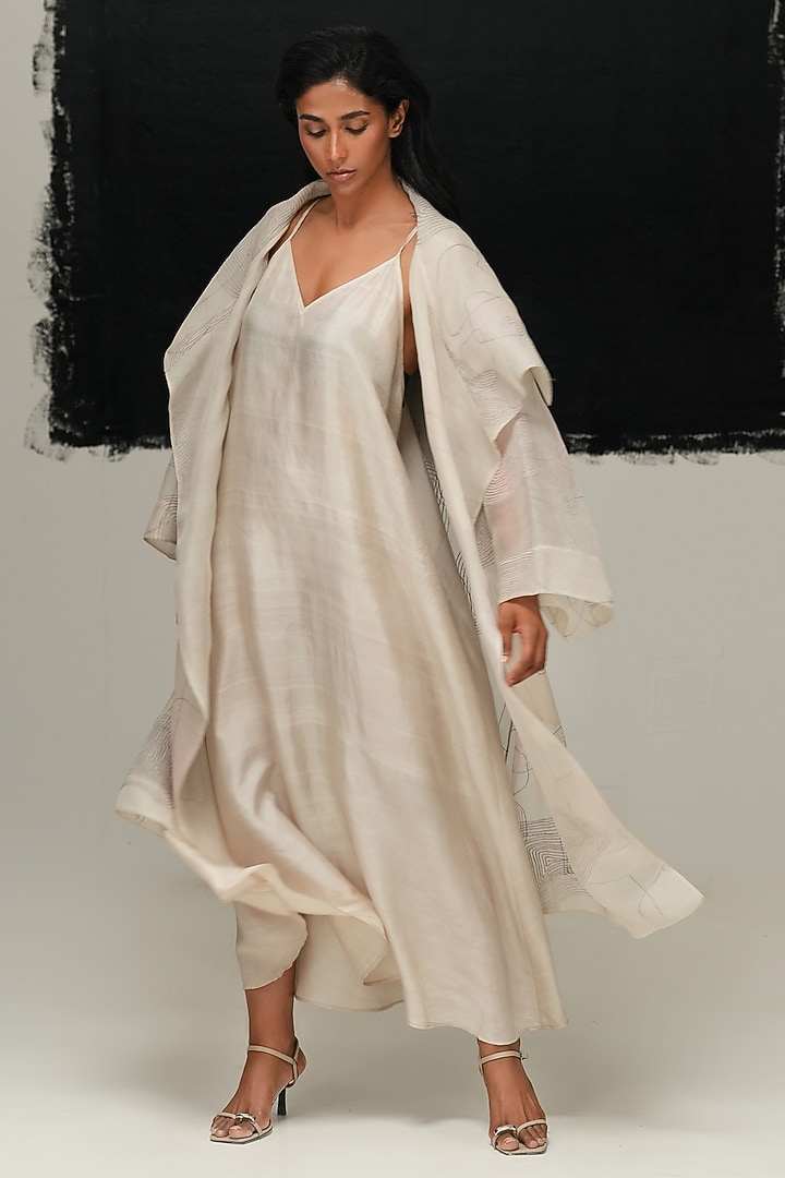 Pearl White Handwoven Organza Machine Embroidered Jacket by Urvashi Kaur at Pernia's Pop Up Shop