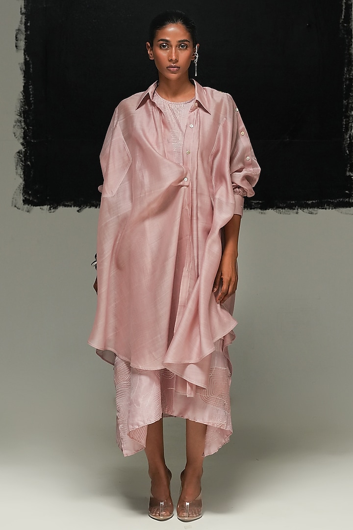 Dusty Pink Handwoven Chanderi Silk Oversized Shirt by Urvashi Kaur at Pernia's Pop Up Shop