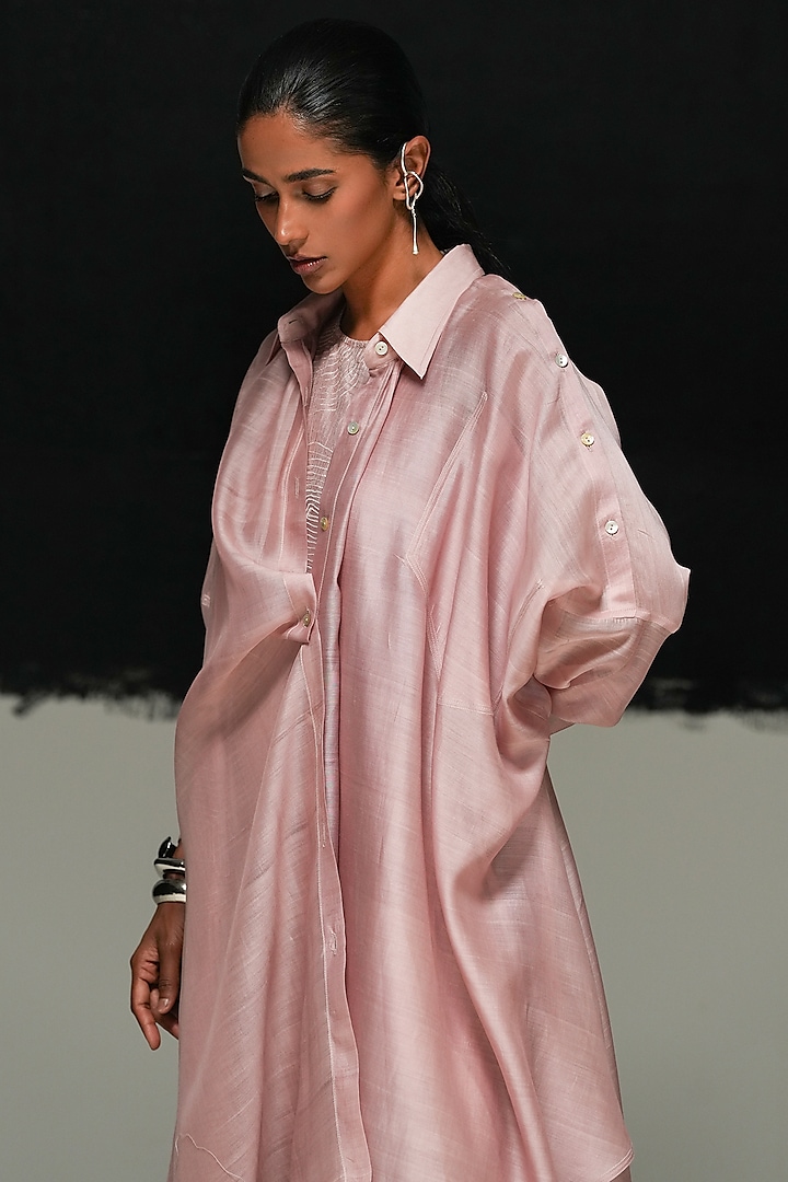 Dusty Pink Handwoven Chanderi Silk Oversized Shirt by Urvashi Kaur at Pernia's Pop Up Shop