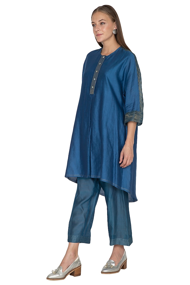 Blue Embellished Oversized Tunic by Urvashi Kaur at Pernia's Pop Up Shop