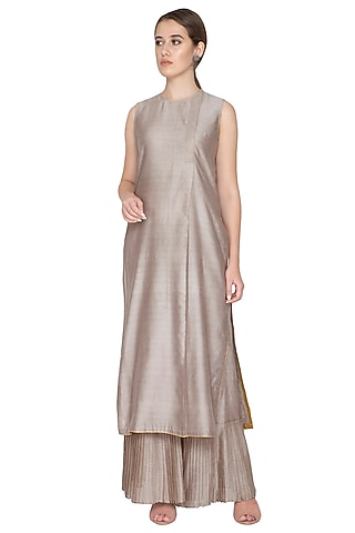 Grey Sleeveless Woven Tunic by Urvashi Kaur