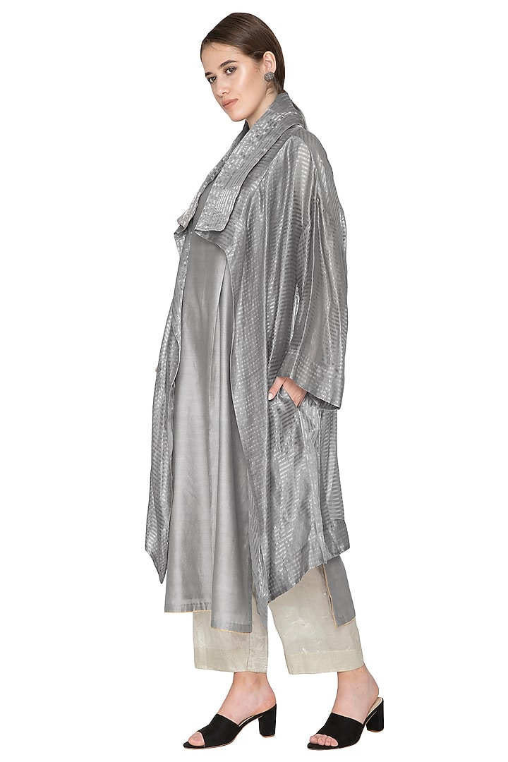 Silver Zari Embellished Shrug Jacket by Urvashi Kaur at Pernia's Pop Up Shop