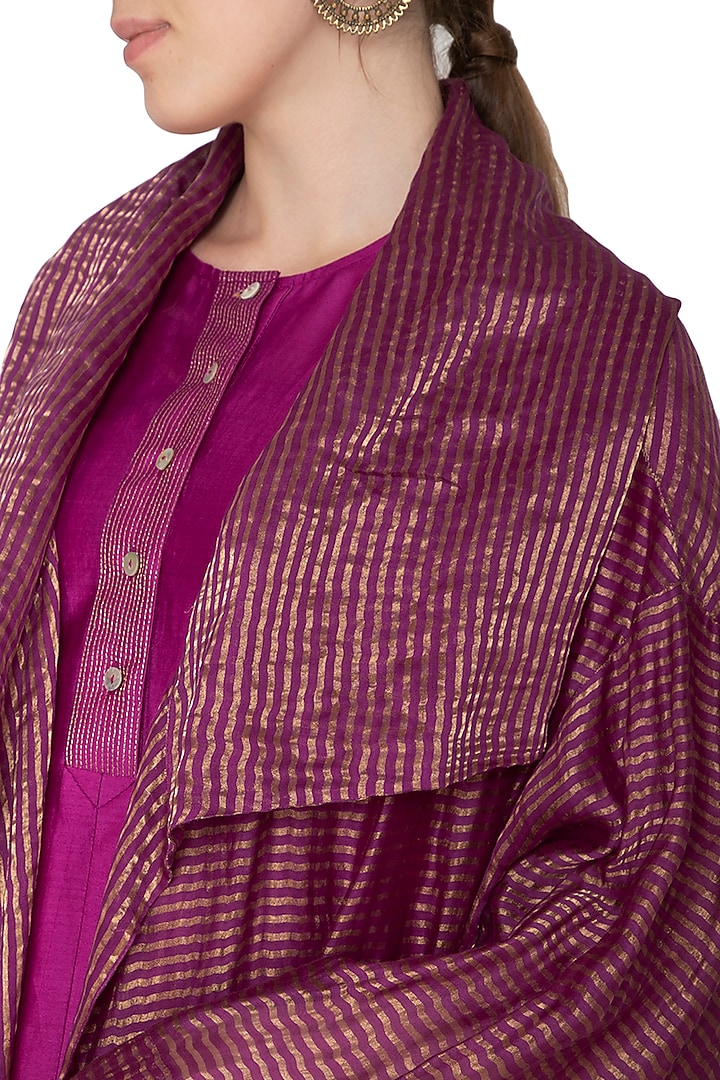Fuchsia Zari Embellished Shrug Jacket by Urvashi Kaur at Pernia's Pop Up Shop