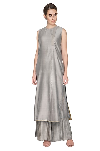 Grey Chanderi Silk Pleated Pants by Urvashi Kaur
