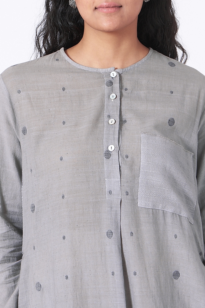 Pearl Grey Cotton Jamdani Tunic by Urvashi Kaur at Pernia's Pop Up Shop