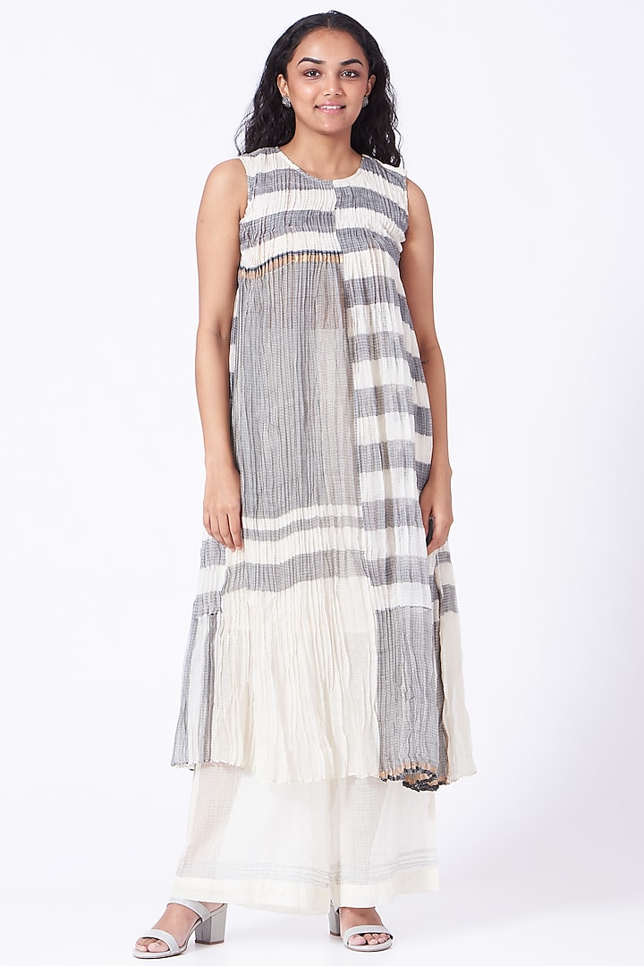 Antique White & Charcoal Pleated Dress by Urvashi Kaur