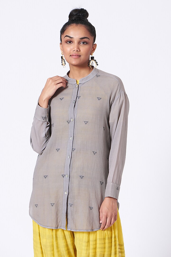 Pearl Grey Handwoven Cotton Jamdani Shirt by Urvashi Kaur at Pernia's Pop Up Shop