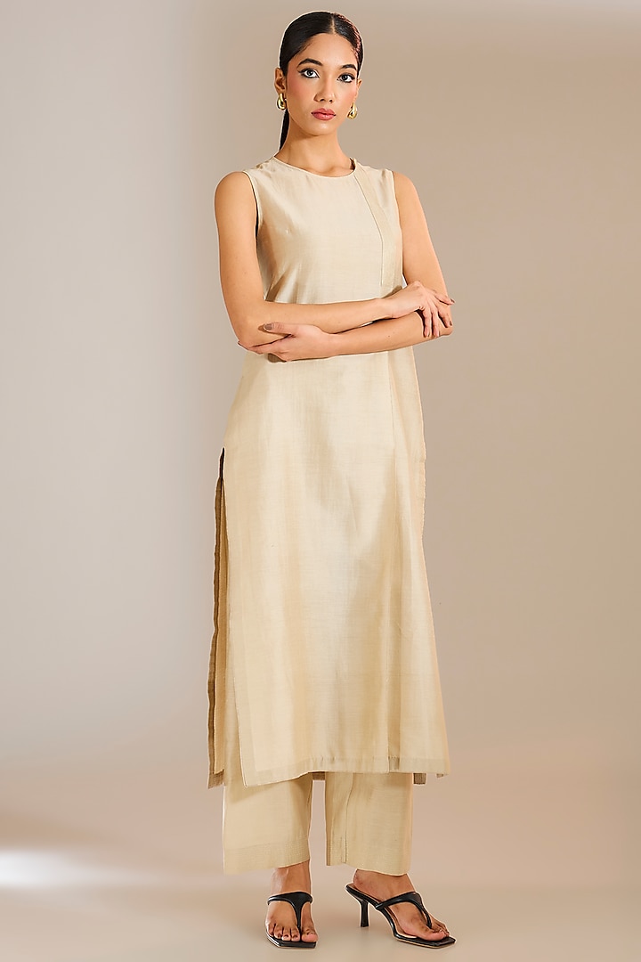 Silver-Grey Chanderi Silk Tunic by Urvashi Kaur at Pernia's Pop Up Shop