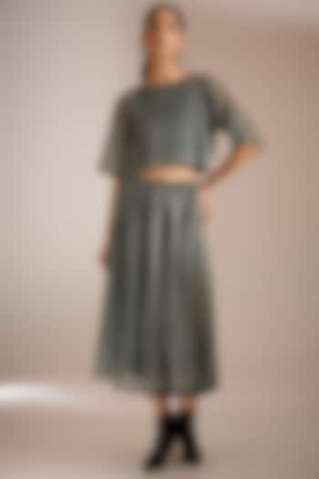 Black Handwoven Maheshwari Silk Pleated Midi Skirt by Urvashi Kaur at Pernia's Pop Up Shop