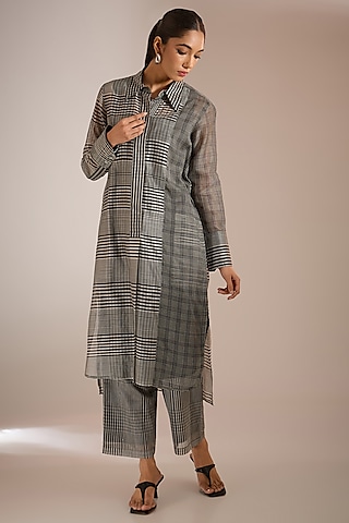 Black Handwoven Maheshwari Silk Checkered Tunic by Urvashi Kaur